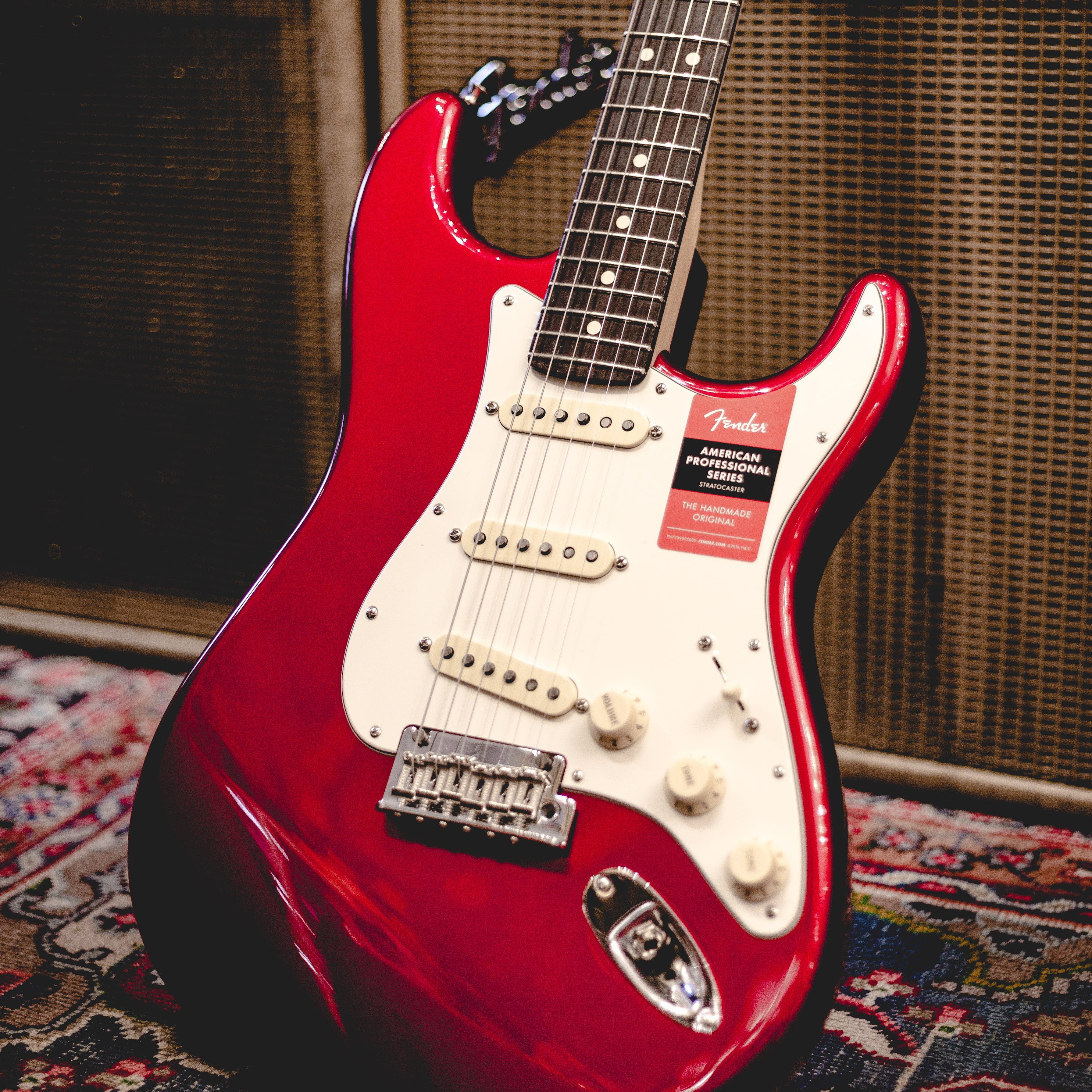 Focus on Sound Returns: Fender American Performer vs. Professional Strats