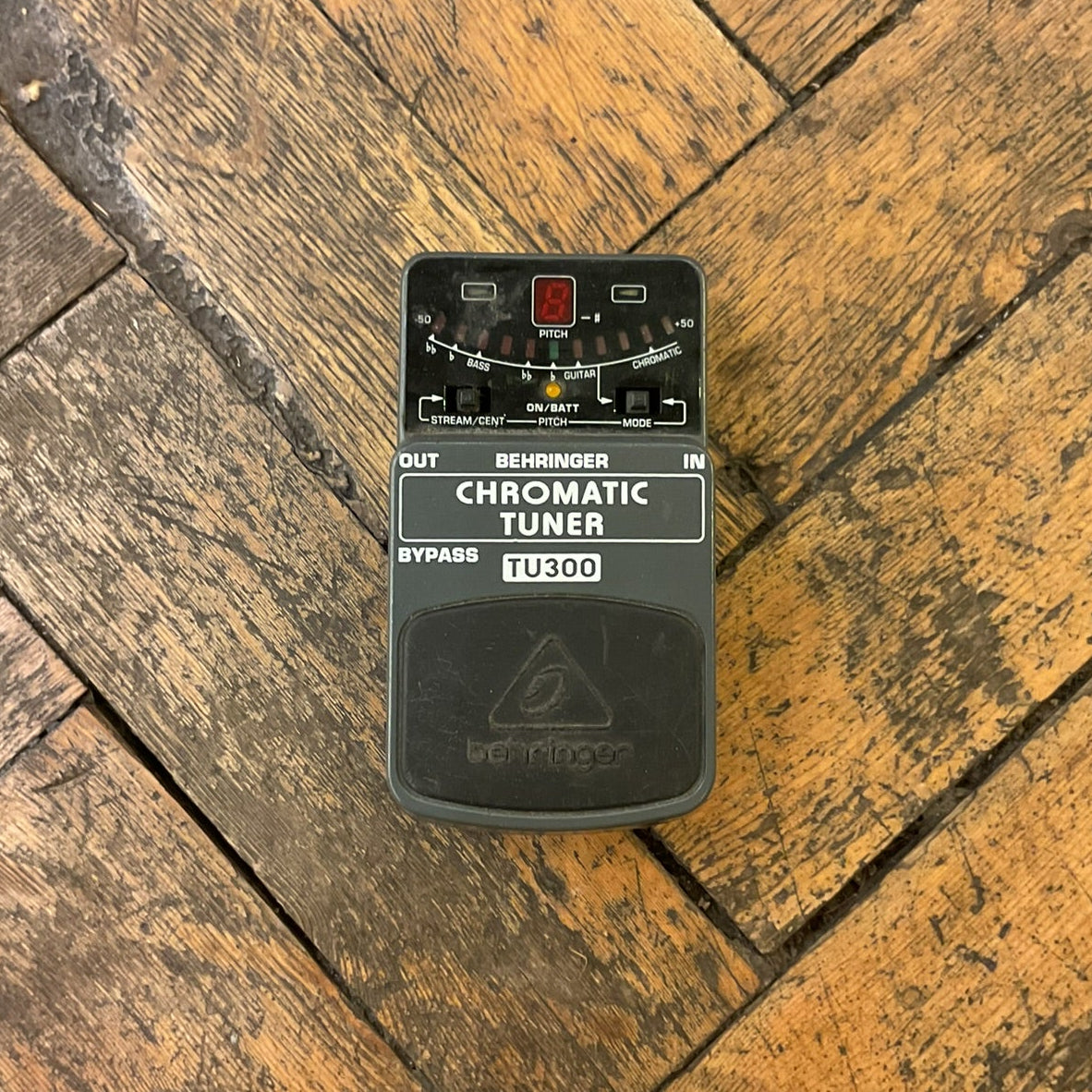 Behringer TU300 Second Hand - Regent Sounds