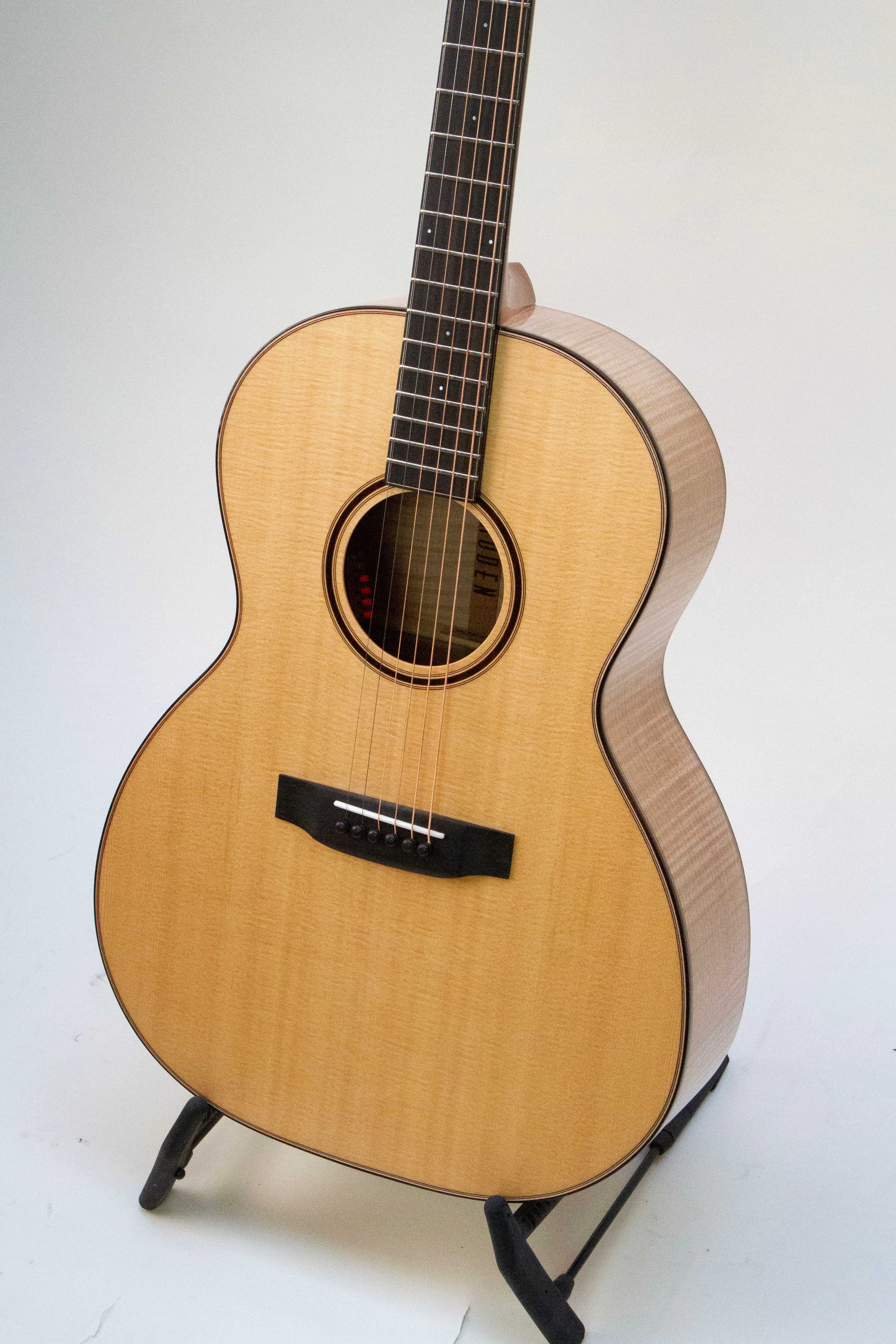 Auden Artist Series Chester Left Hand - Full Body - Regent Sounds