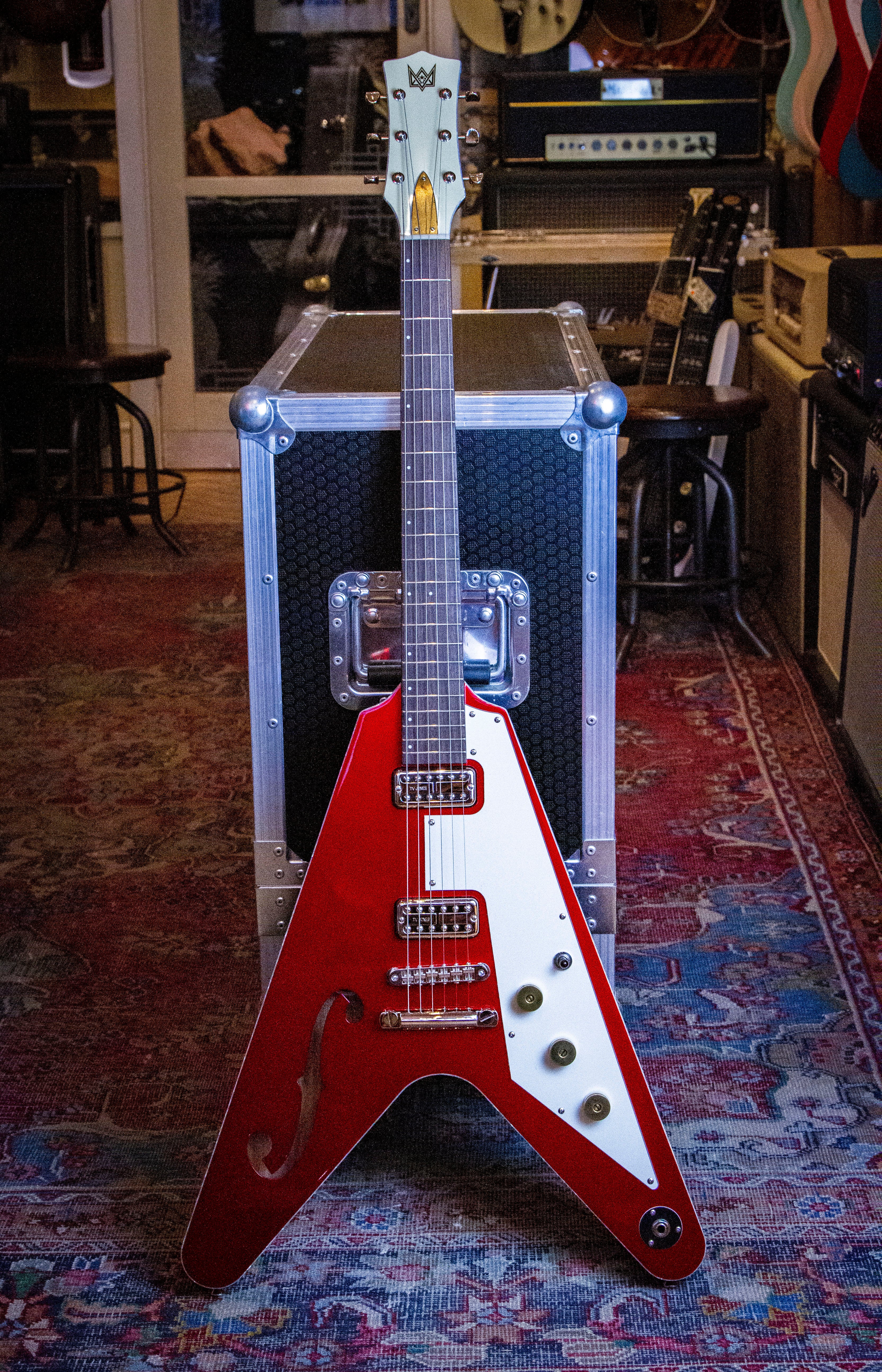 Blast Cult Hollow Vee Red - Regent Sounds