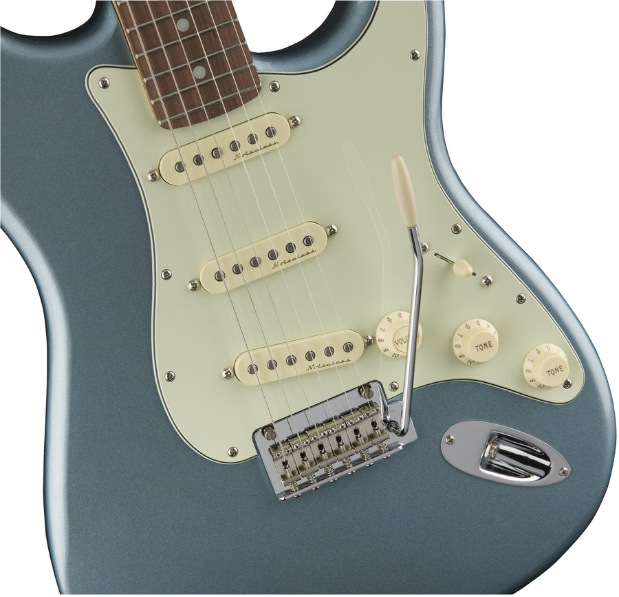 Fender Deluxe Roadhouse Stratocaster Mystic Ice Blue PF - Regent Sounds